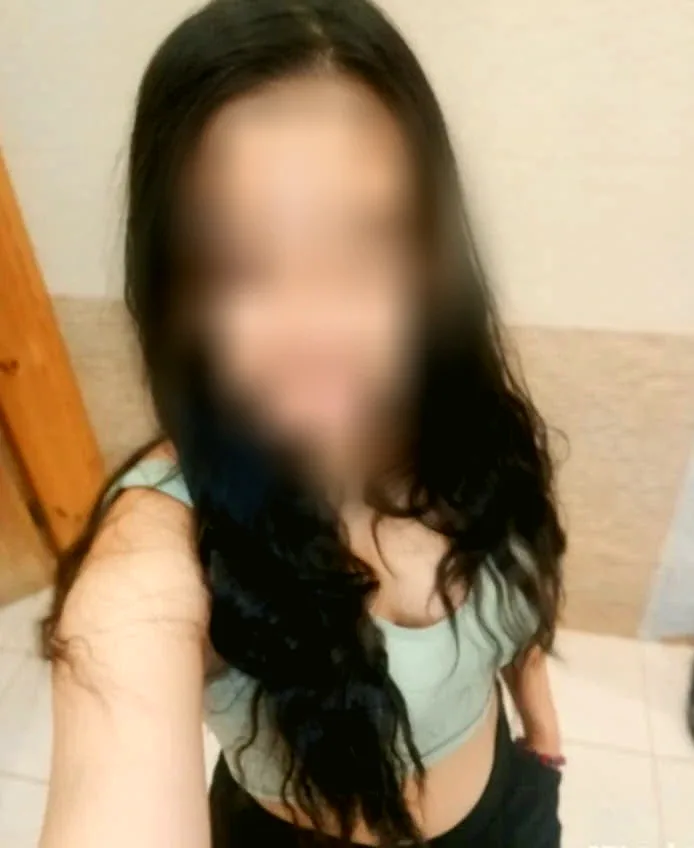Ayse, 29