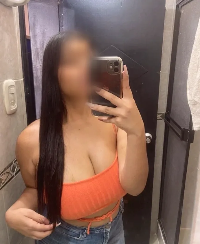 Denise, 29