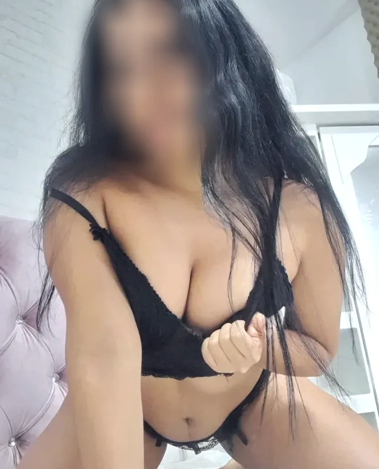 Isabell, 21