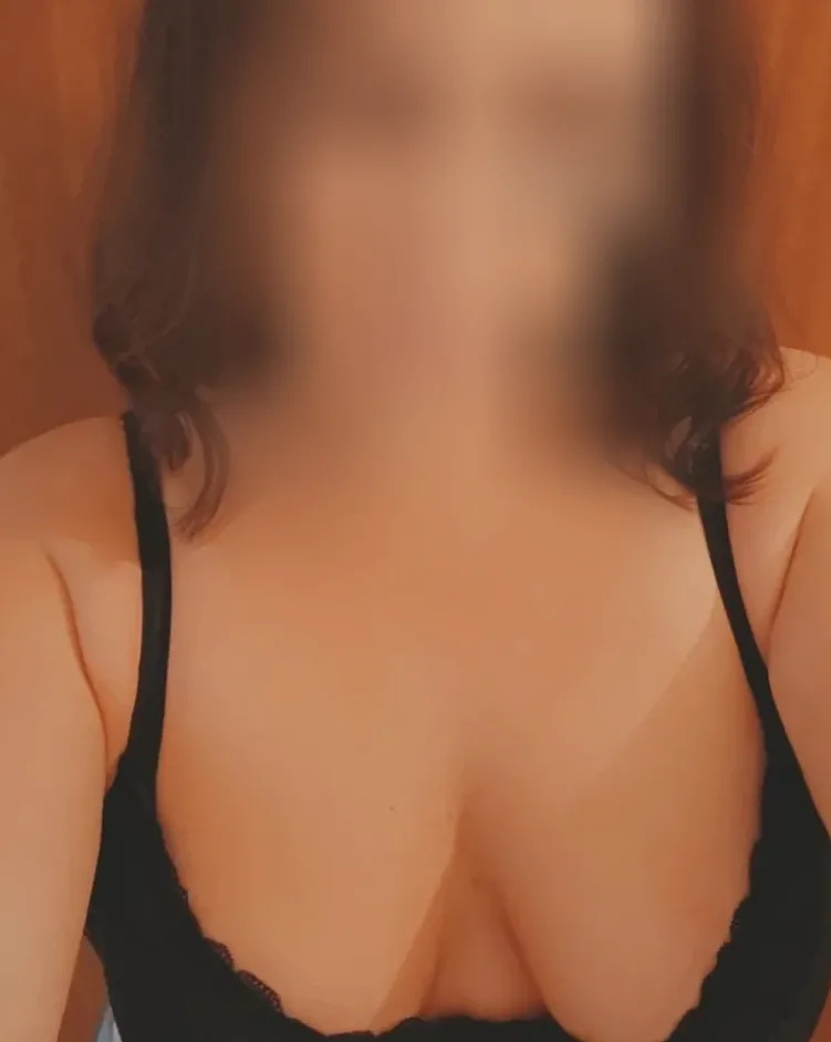 Kira, 32