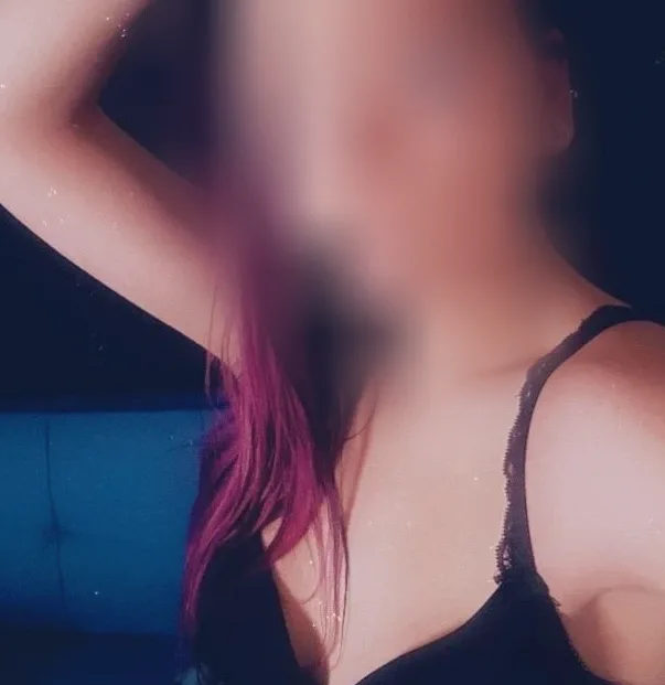 Leonie, 27