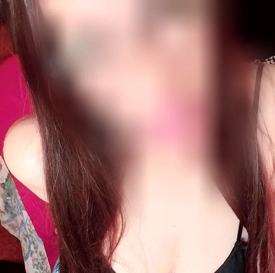 Nadine, 37