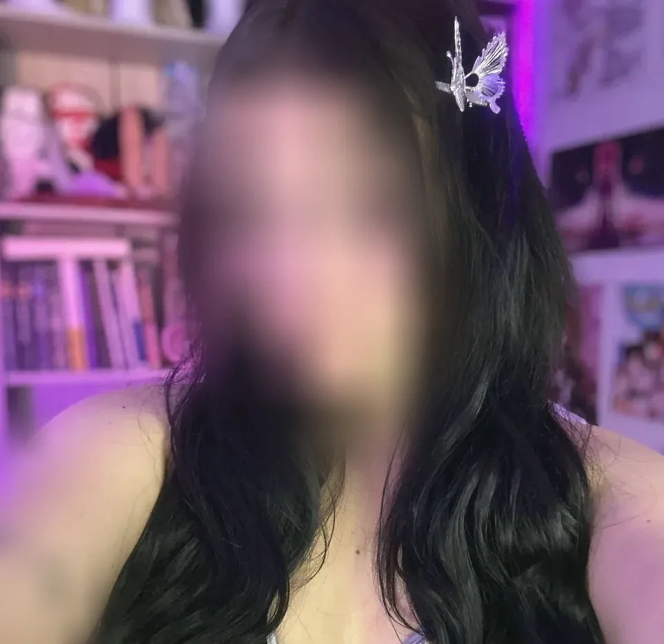 Nele, 26