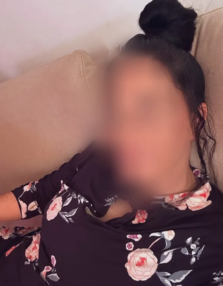 Sabrina, 36
