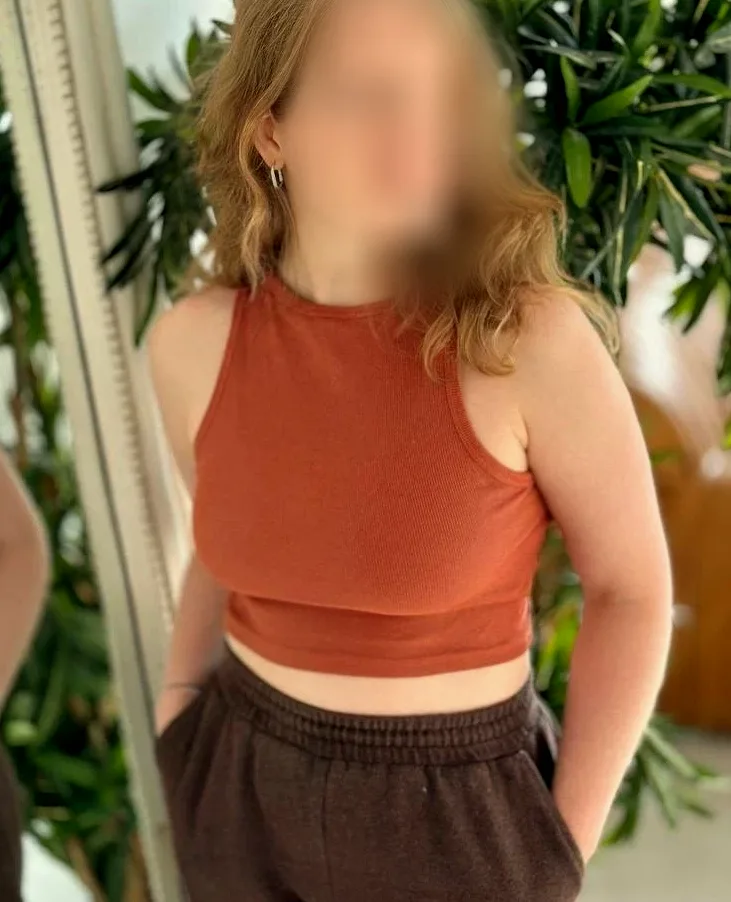 Yasmin, 27