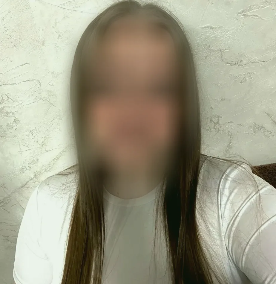 Zeynep, 21